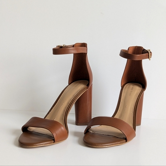 Gianni Bini Joenah Brown Leather 2 Piece Ankle Strap Triangle Block Heel - sz 10 - Picture 5 of 11
